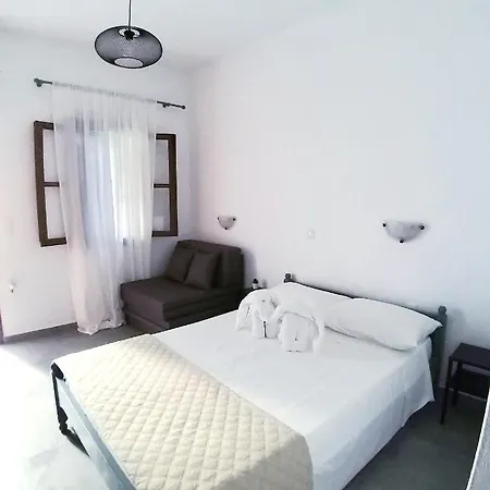 Mavrikou Helen Skyros