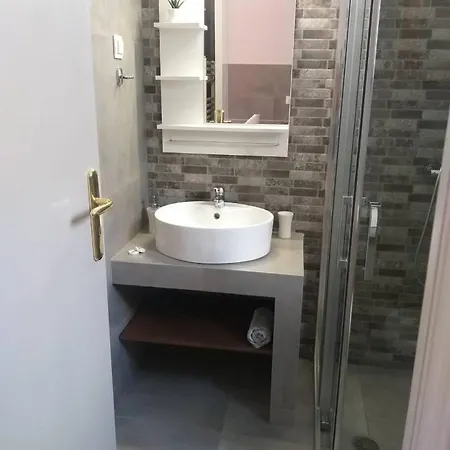 Mavrikou Helen Apartment